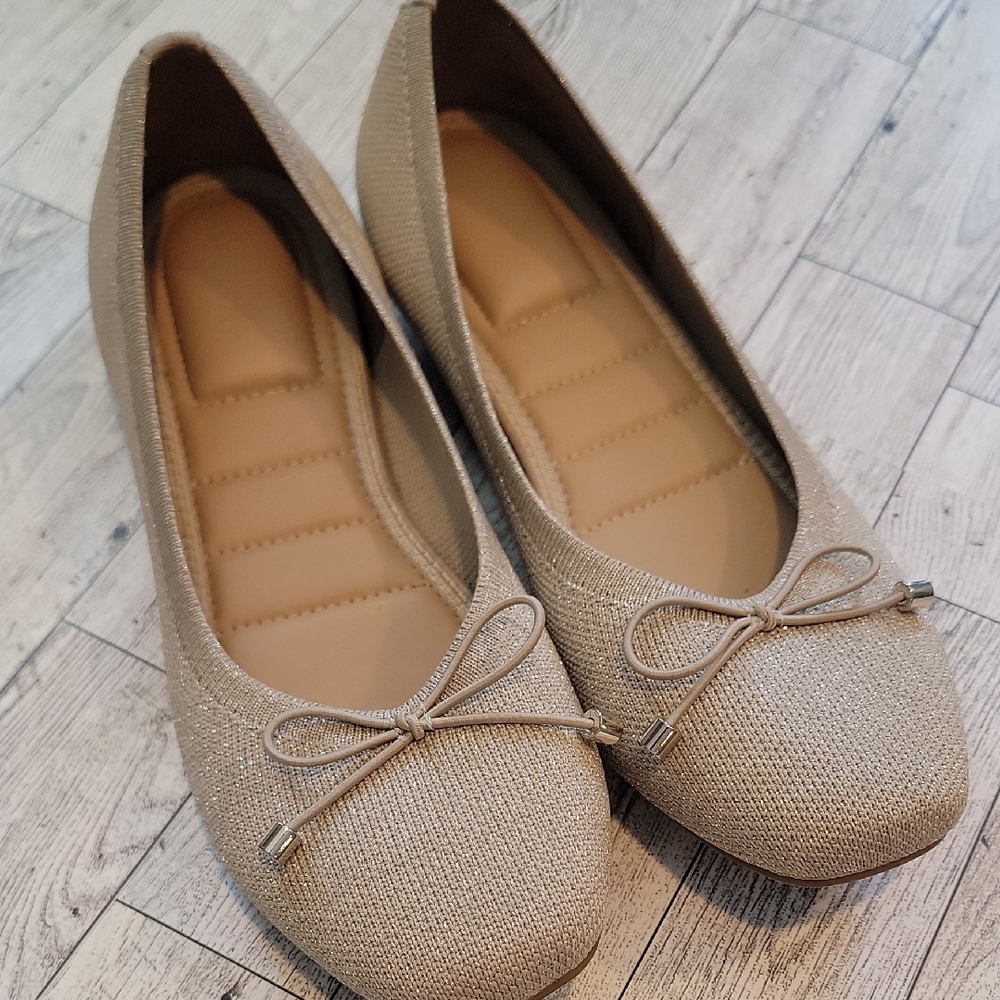 Kelly & Katie Gold Glitter Flats Size 9